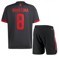 Fotbalové Dres Bayern Munich Leon Goretzka #8 Dětské Alternativní 2022-23 Krátký Rukáv (+ trenýrky)